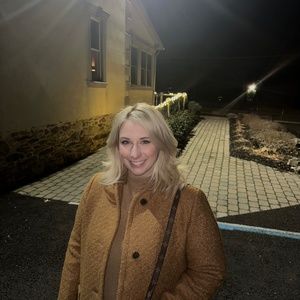 Meet your Posher, Lauren